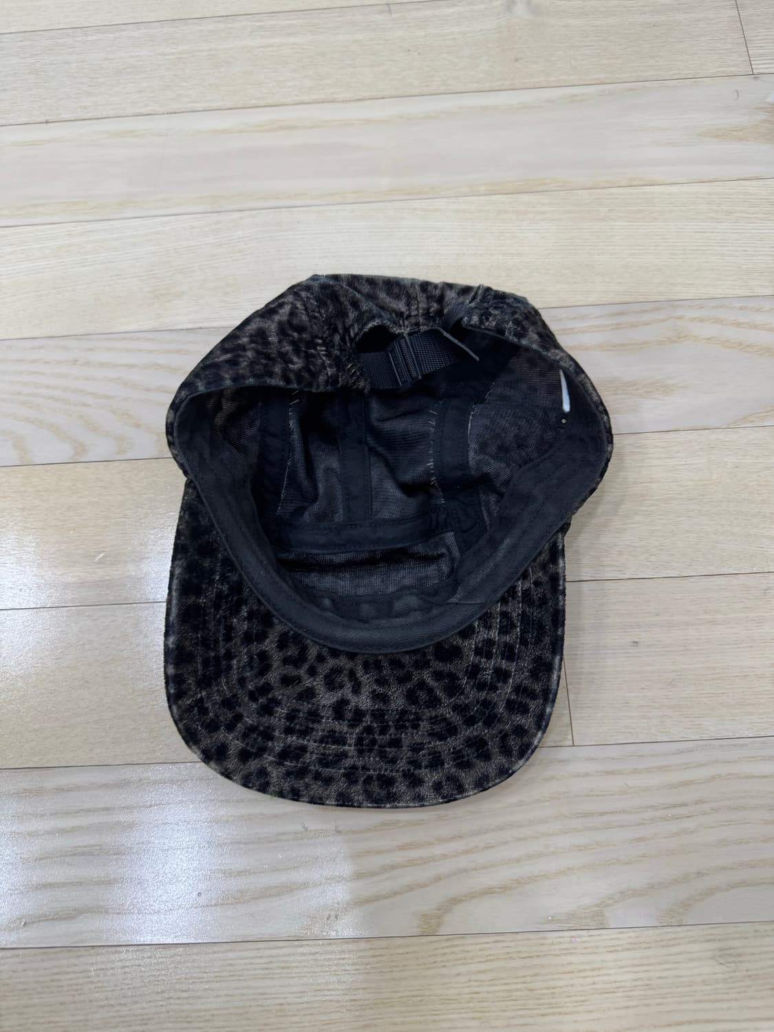 슈프림 레오파드 벨벳 캠프캡 블랙 - 24SS 상품이미지3