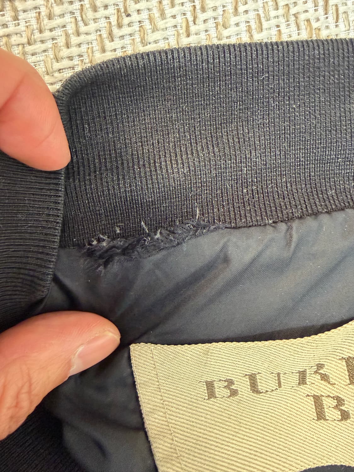 정품) 버버리 남성 로고 패딩 봄버 자켓 XL 상품이미지6