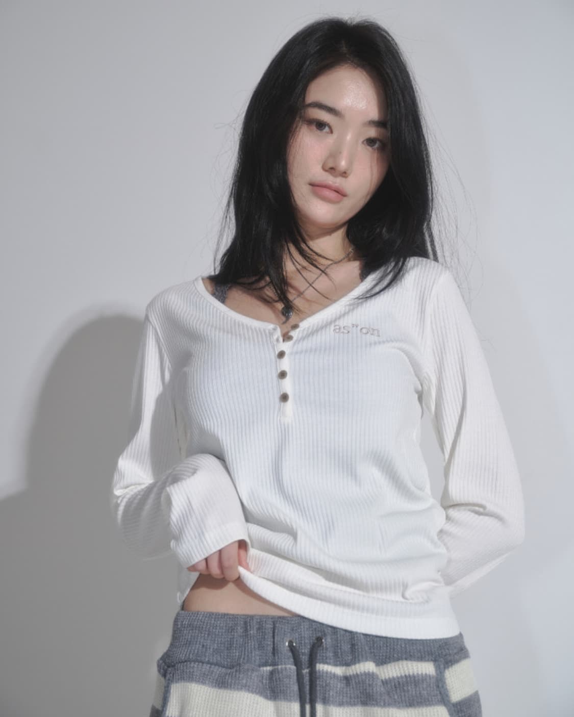 WISH RIBBED BUTTON TEE / IVORY 상품이미지1