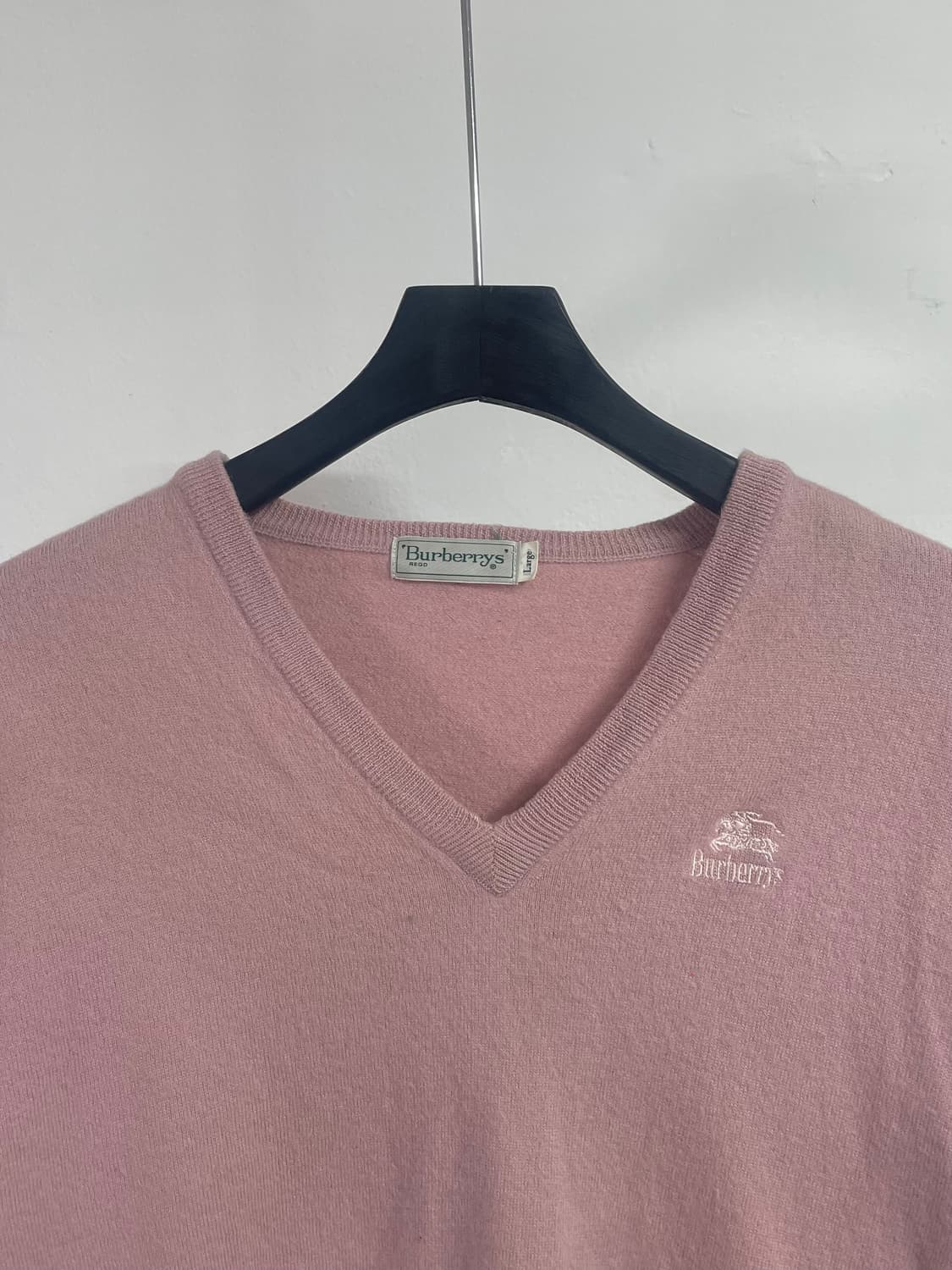 버버리 우먼스 파스텔핑크 브이넥 울 니트 (on.580) 상품이미지2