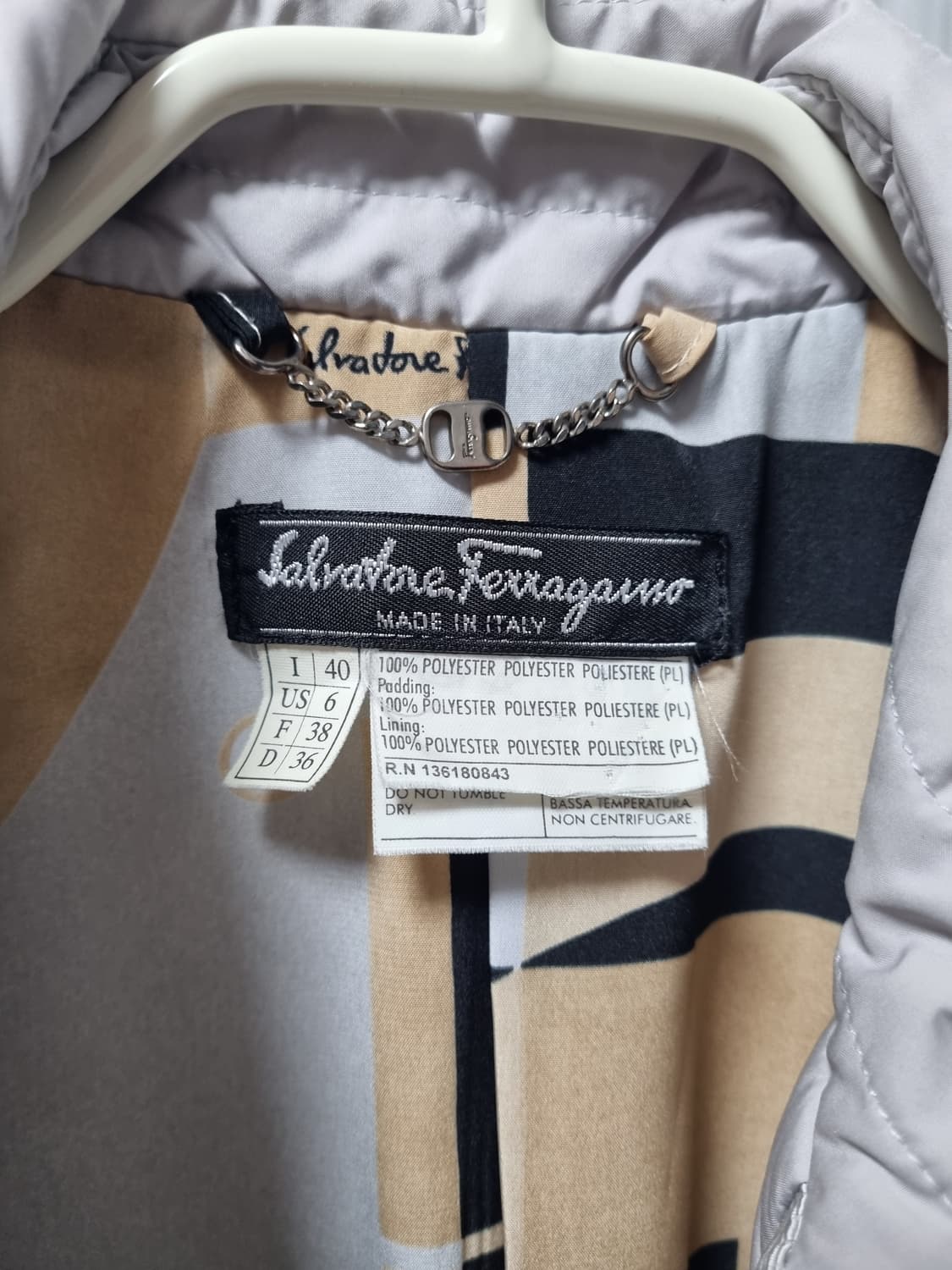 정품) 페라가모 누빔 점퍼  상품이미지5