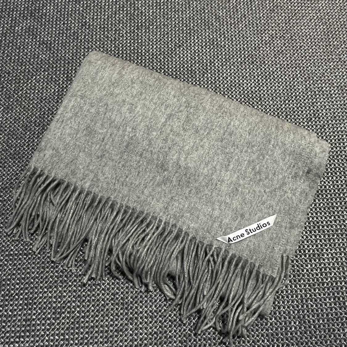 아크네스튜디오 울 머플러 그레이  상품이미지2