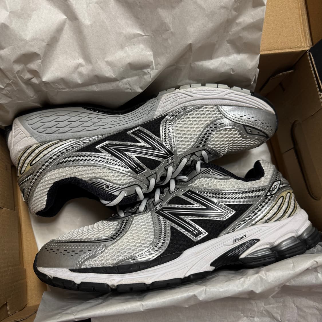 [270] 뉴발란스 860v2 화이트 블랙 상품이미지1
