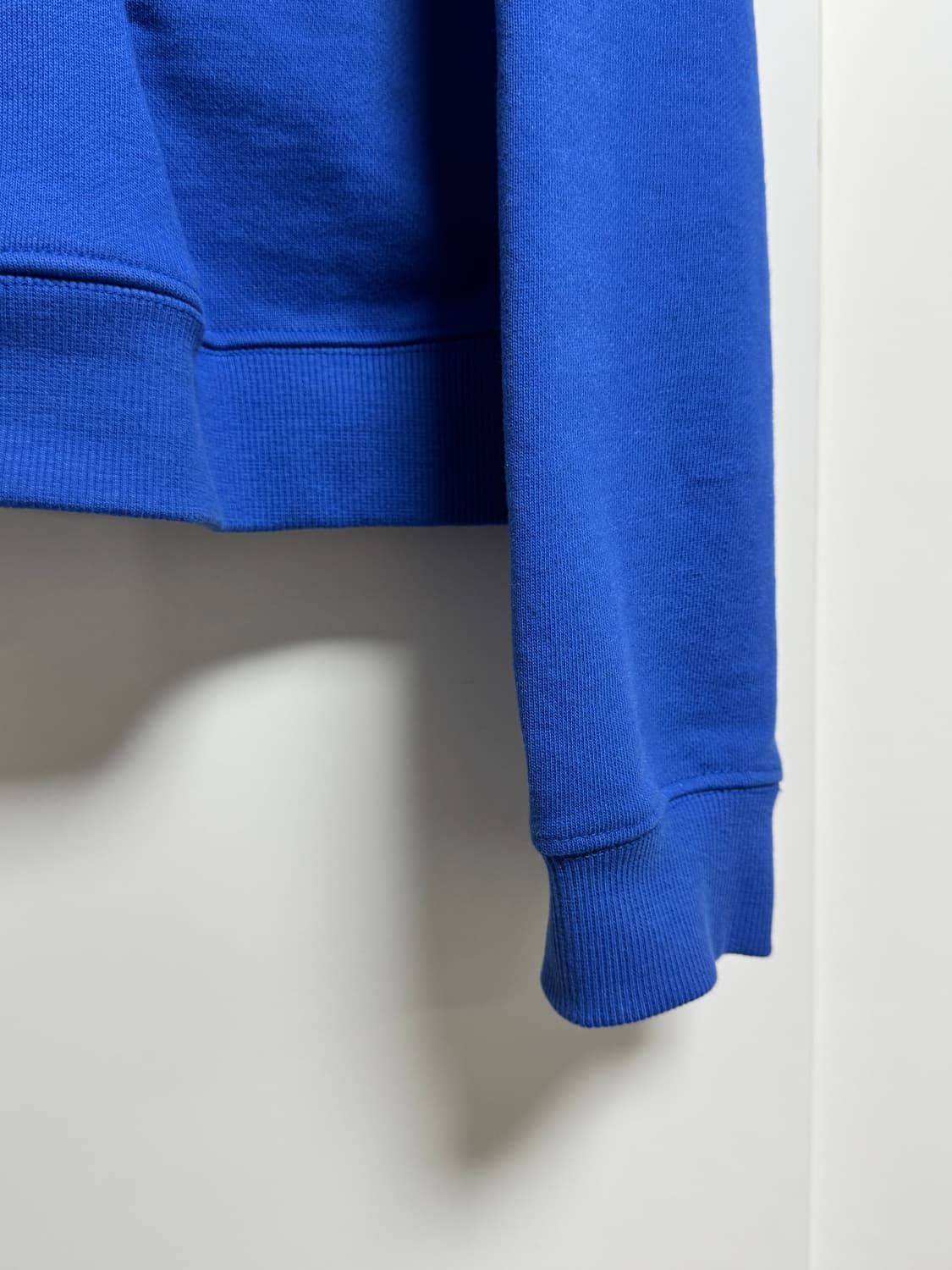 에피센터 투어리스트 Aigu hoodie blue 2 size 상품이미지5