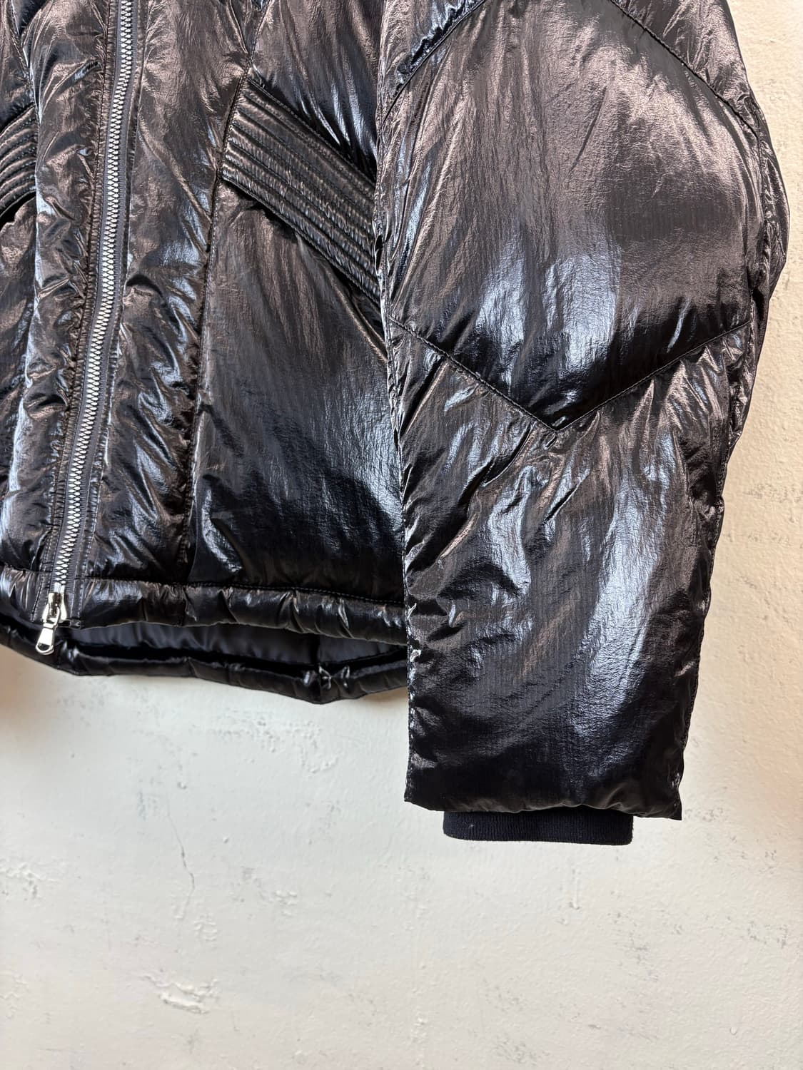 메종미네드 블랙 구스다운 숏 푸퍼 패딩 상품이미지4