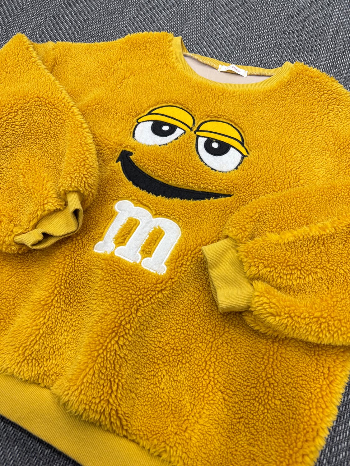 M&M 엠앤엠 양털 맨투맨 상품이미지3