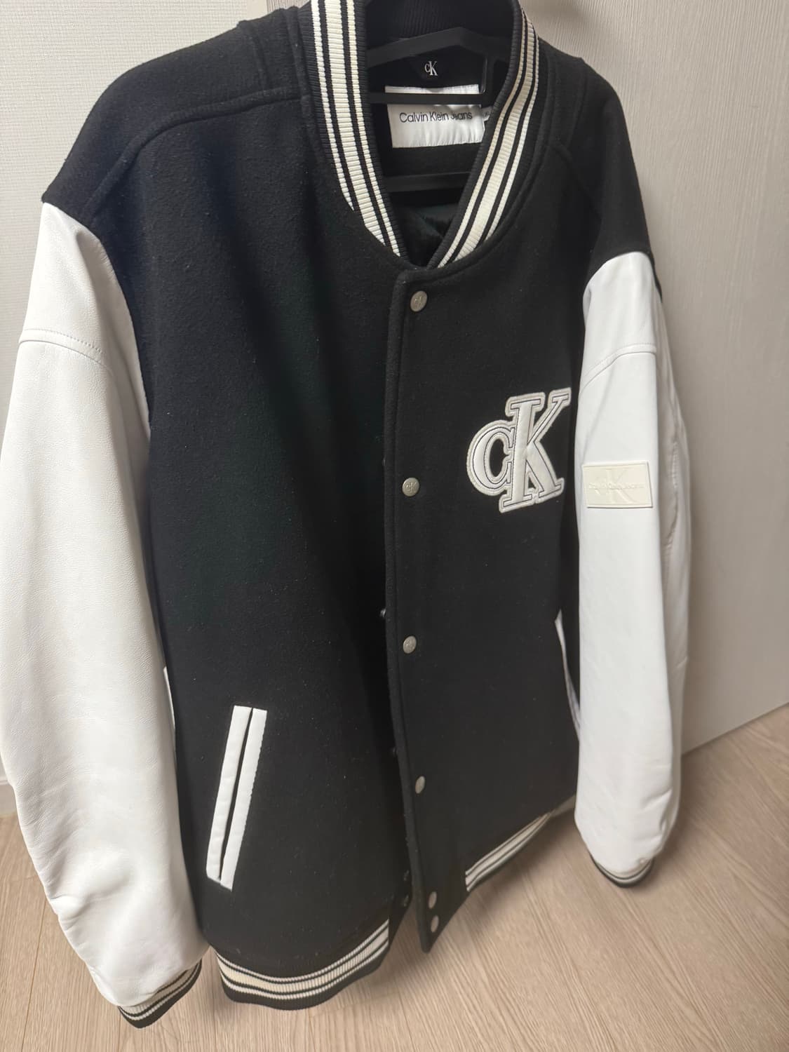 캘빈클라인 진 남성 바시티 자켓 상품이미지2