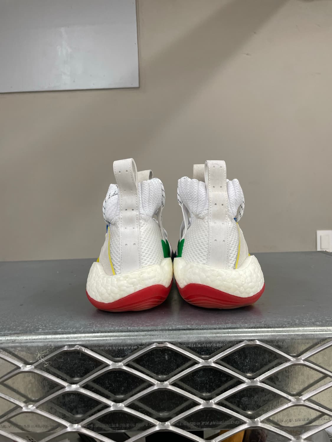 아디다스 x 퍼렐 윌리엄스 크레이지 BYW LVL 265 상품이미지3