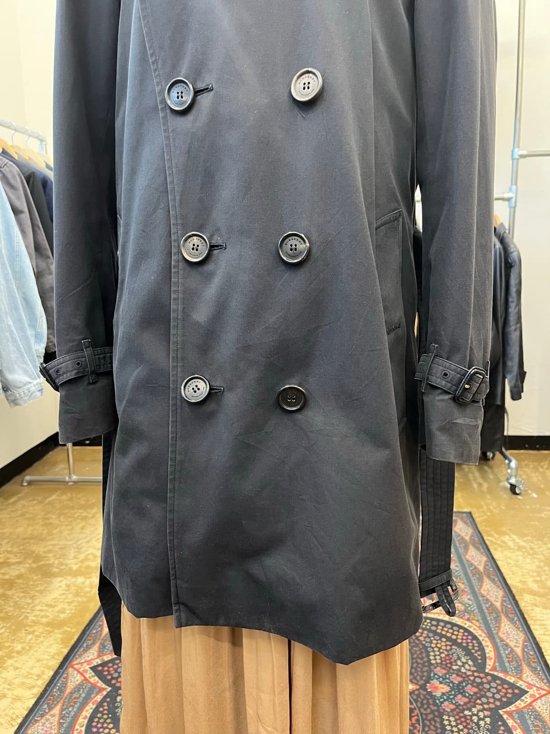 버버리 샌드링엄 트렌치 코트 블랙 상품이미지4