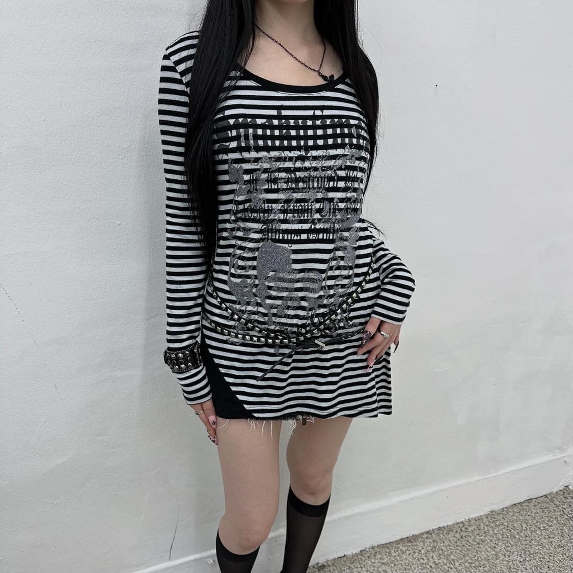 Stripe skull unbalanced long sleeve 상품이미지1