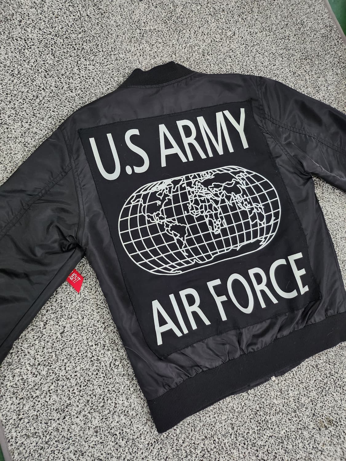 유니크한 패치 디테일! 블랙 MA-1 항공점퍼 -L 상품이미지5