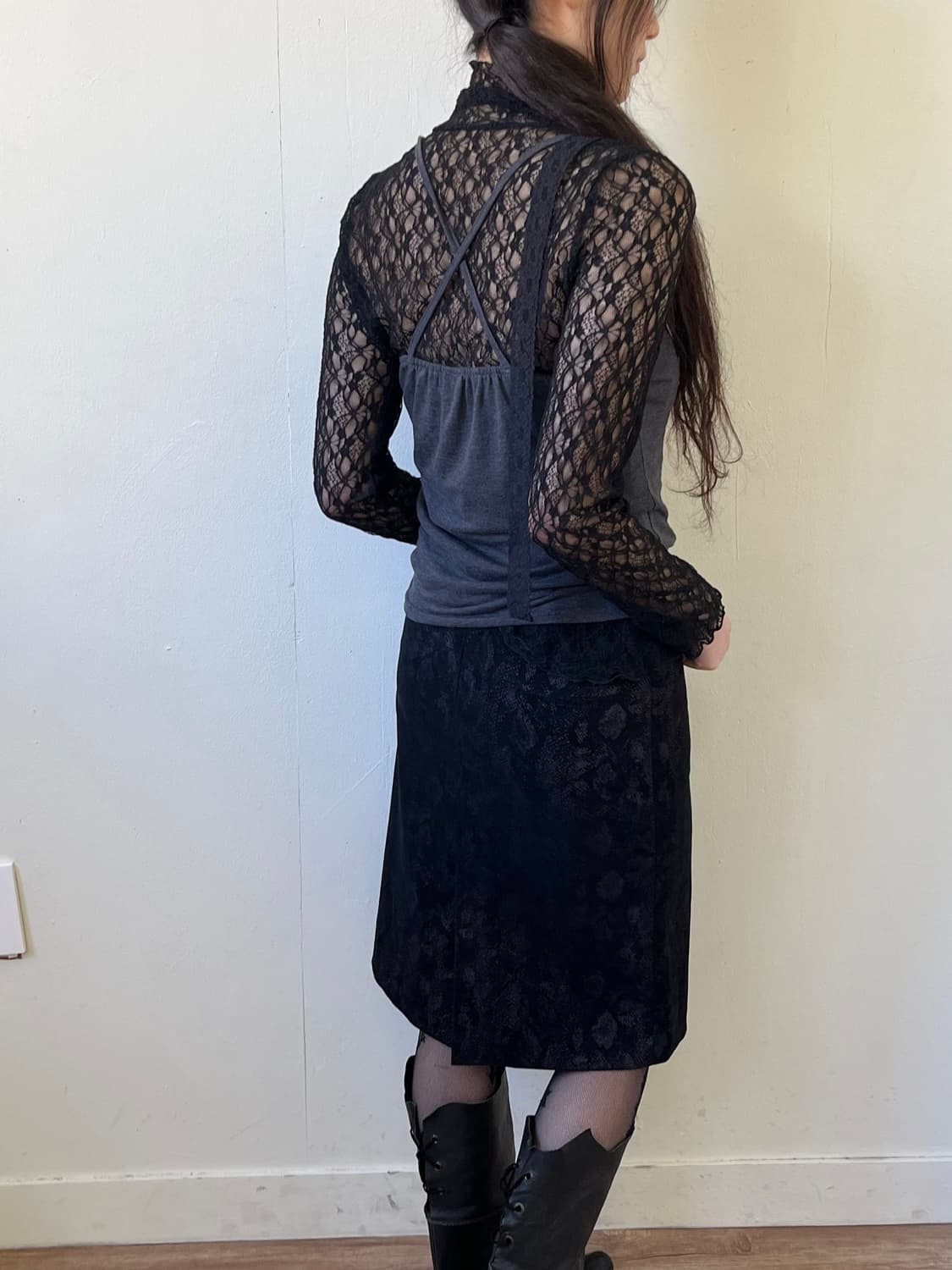 SUFFUSE 블랙 시스루 터틀넥 상품이미지4