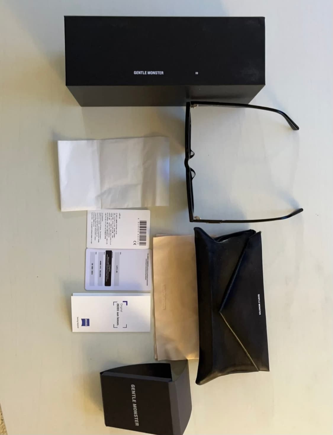 젠틀몬스터 LOTI 01 블랙 선글라스 (풀박스) 상품이미지1