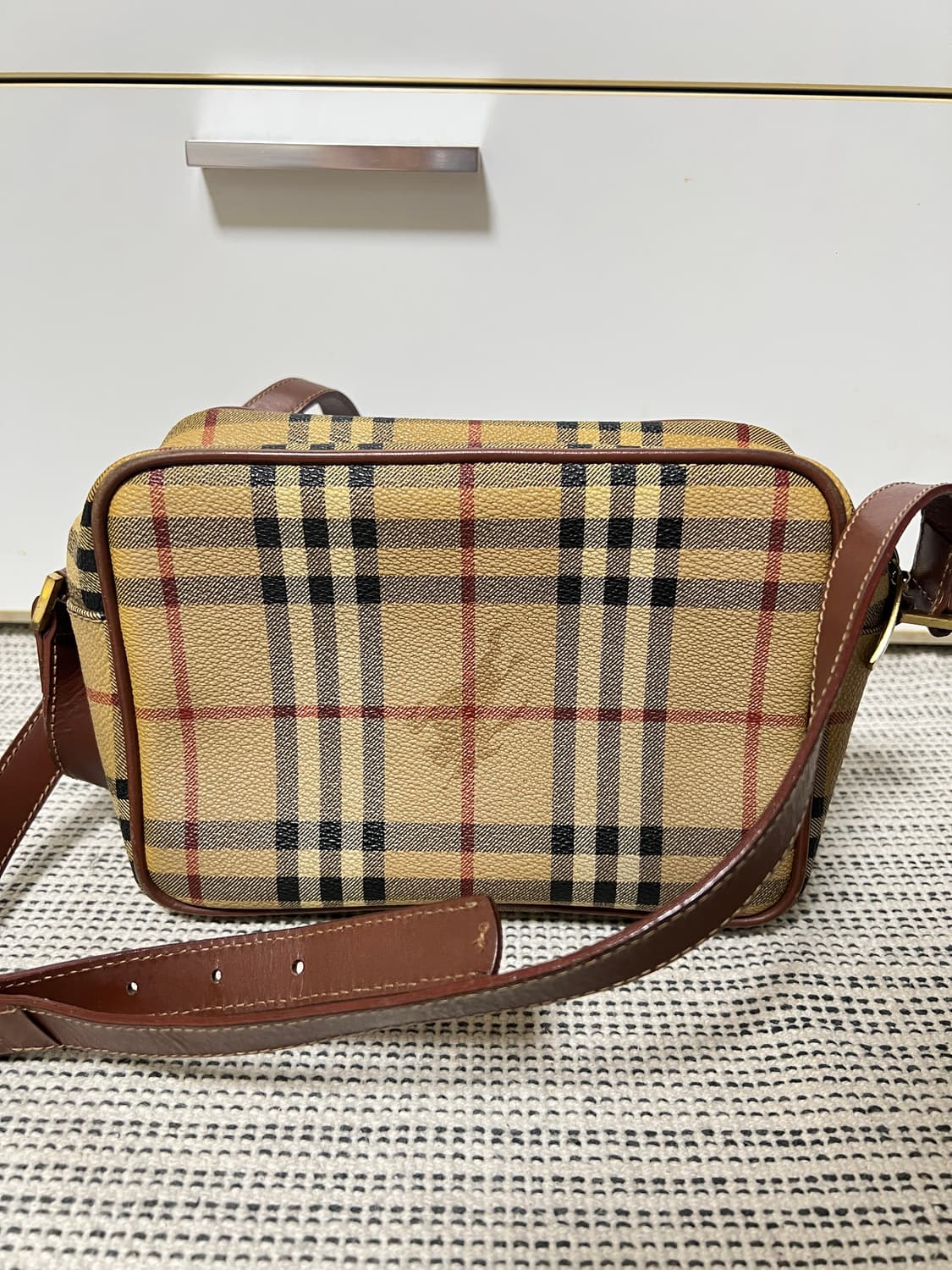 버버리 노바체크 카메라 크로스백 상품이미지5