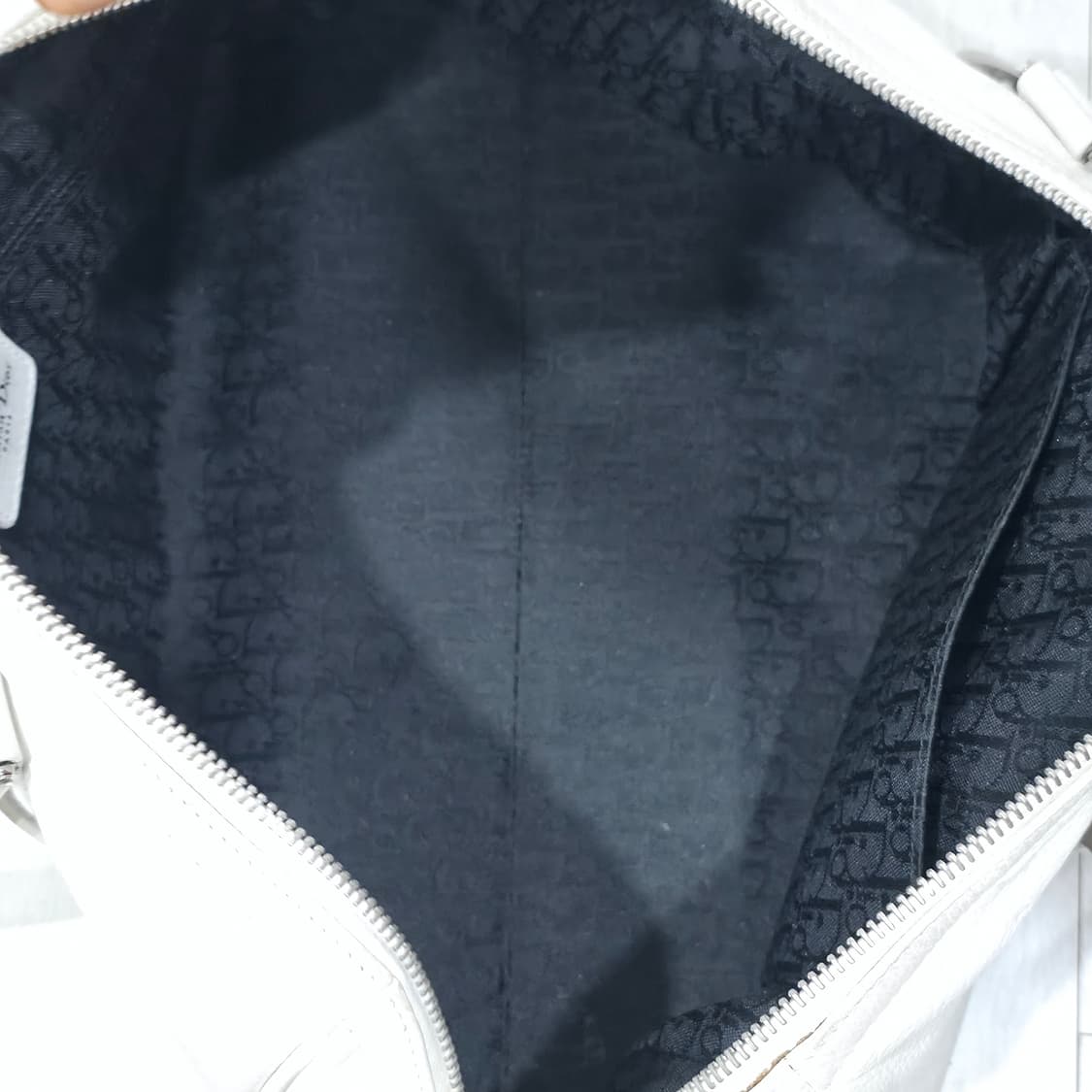 디올 dior 레터링 빅 D챰 화이트 바게트백 숄더백 토트백(y2k 감성 상품이미지9