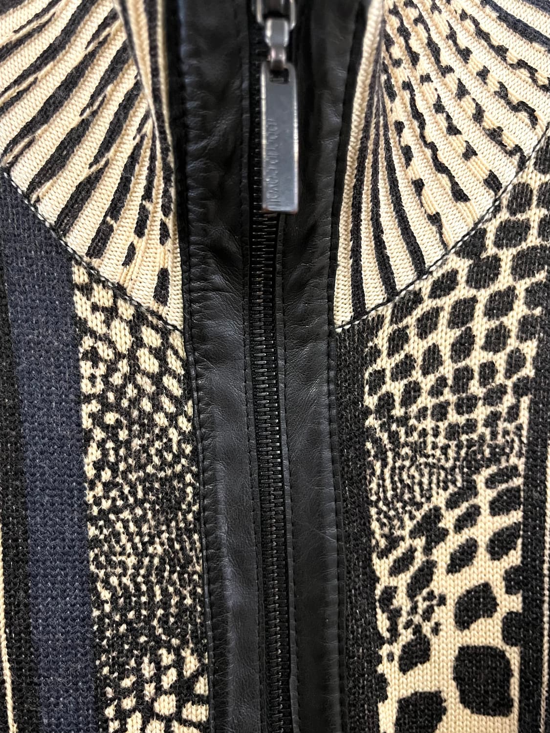 로베르토 까발리 2004 런웨이 레더 애니멀 니트 집업 상품이미지6