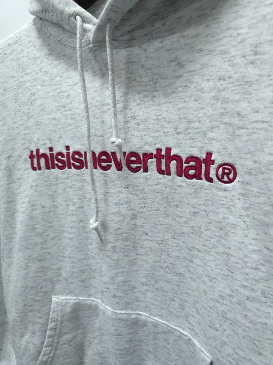 디스이즈네버댓 자수 로고 기모 후드티 (M사이즈) 상품이미지3