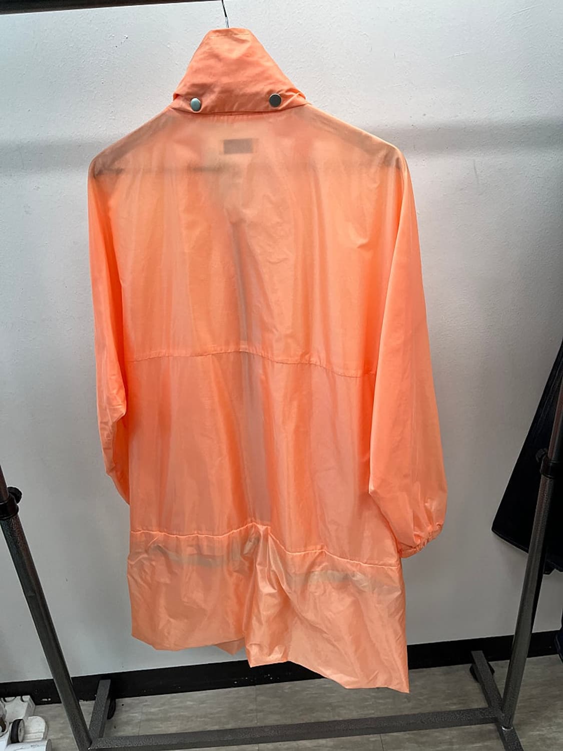 95-100) 드리스반노튼 오버 맥 레인코트 상품이미지5