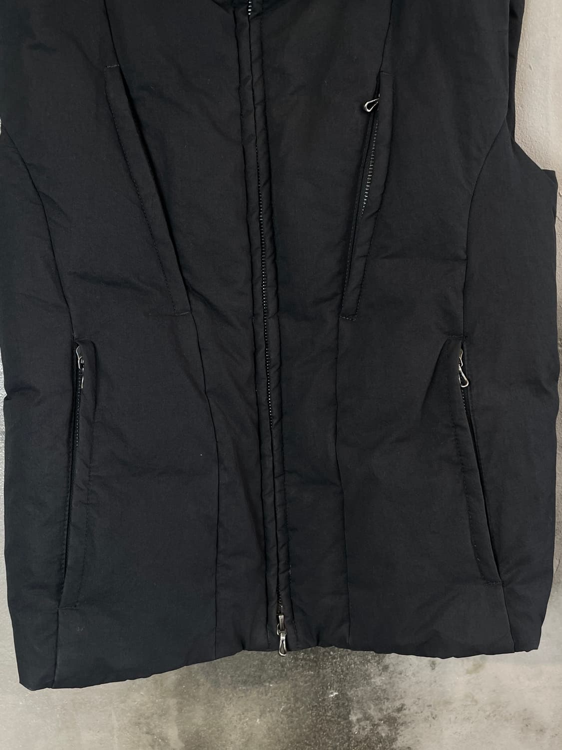 더 비리디안 하이넥 다운 베스트 상품이미지5