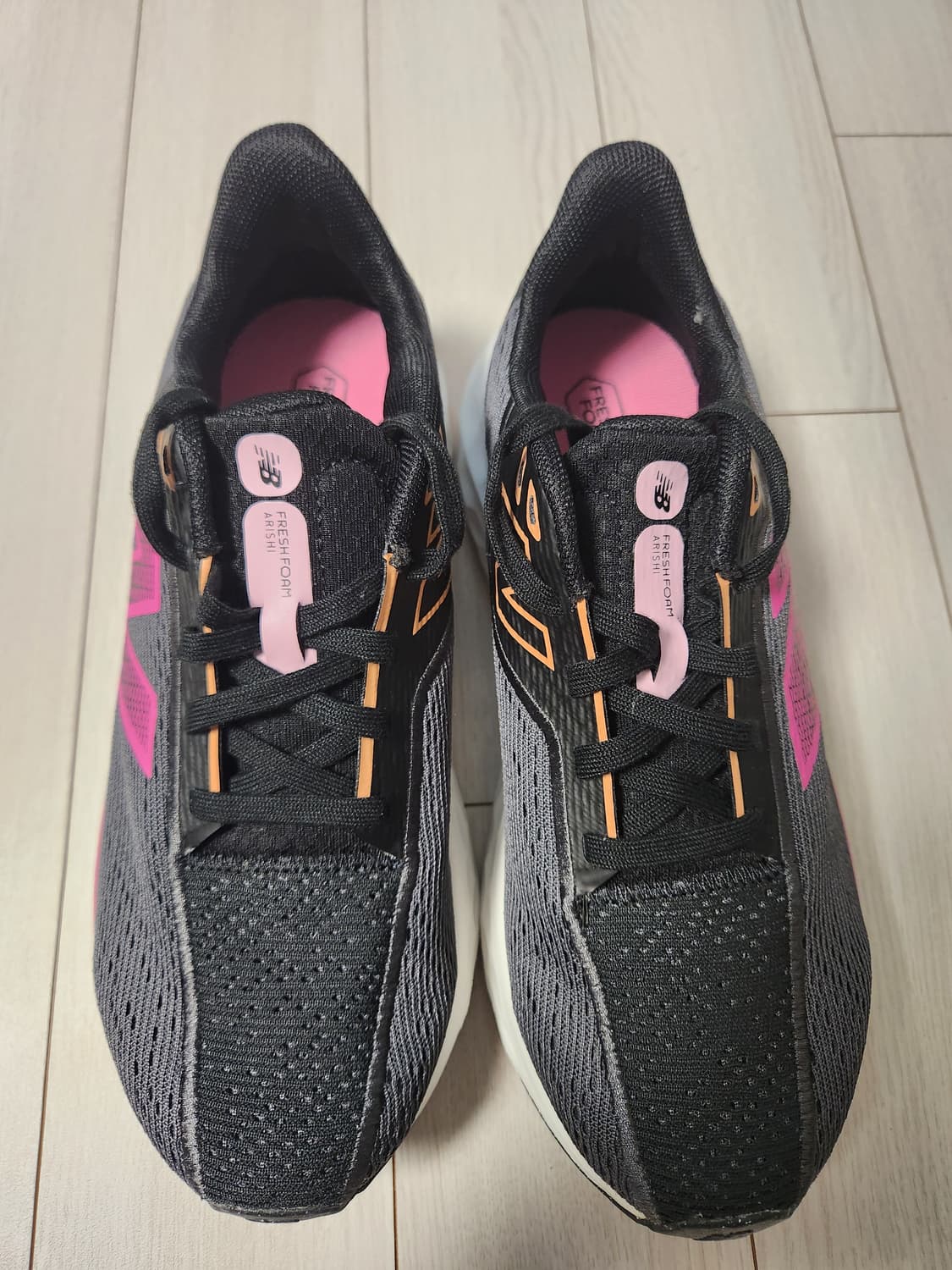 새상품급)뉴발란스 운동화 아리쉬v4 블랙 퍼포먼스 프레쉬폼 러닝화 WAR 상품이미지2