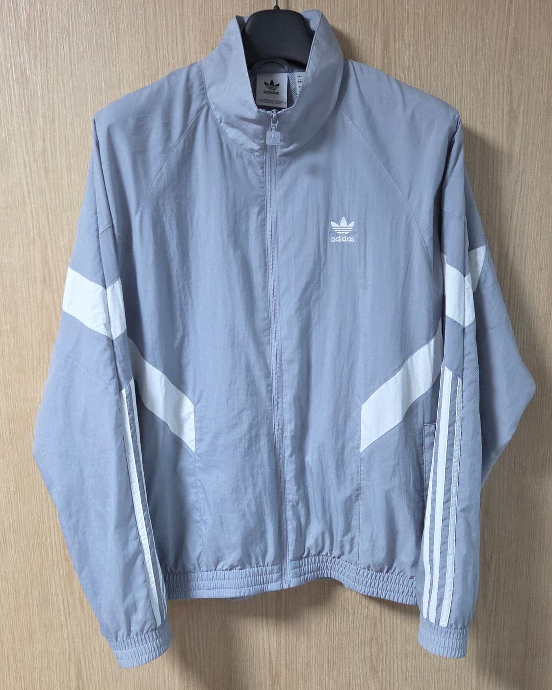 (착샷) 아디다스 바람막이 리카이브 우븐 헤일로 실버  상품이미지1