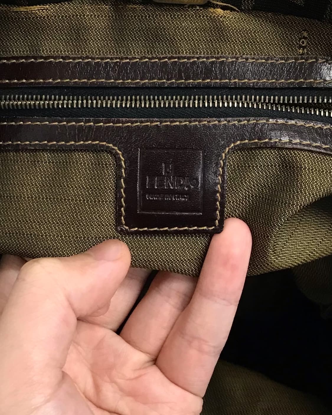 펜디 금장 주카 토트백 가방 상품이미지9