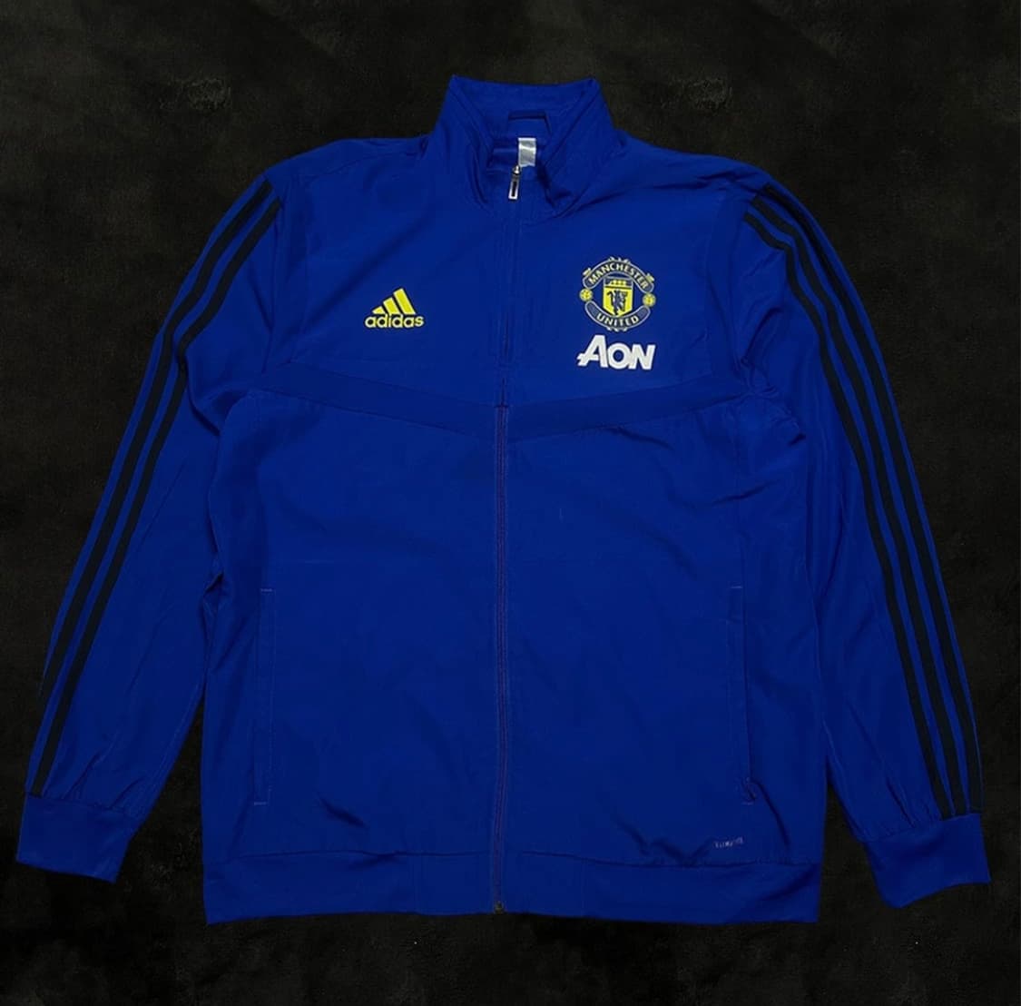 [구매글]사진 속 맨유 풀집업 제품 구매합니다. 상품이미지1