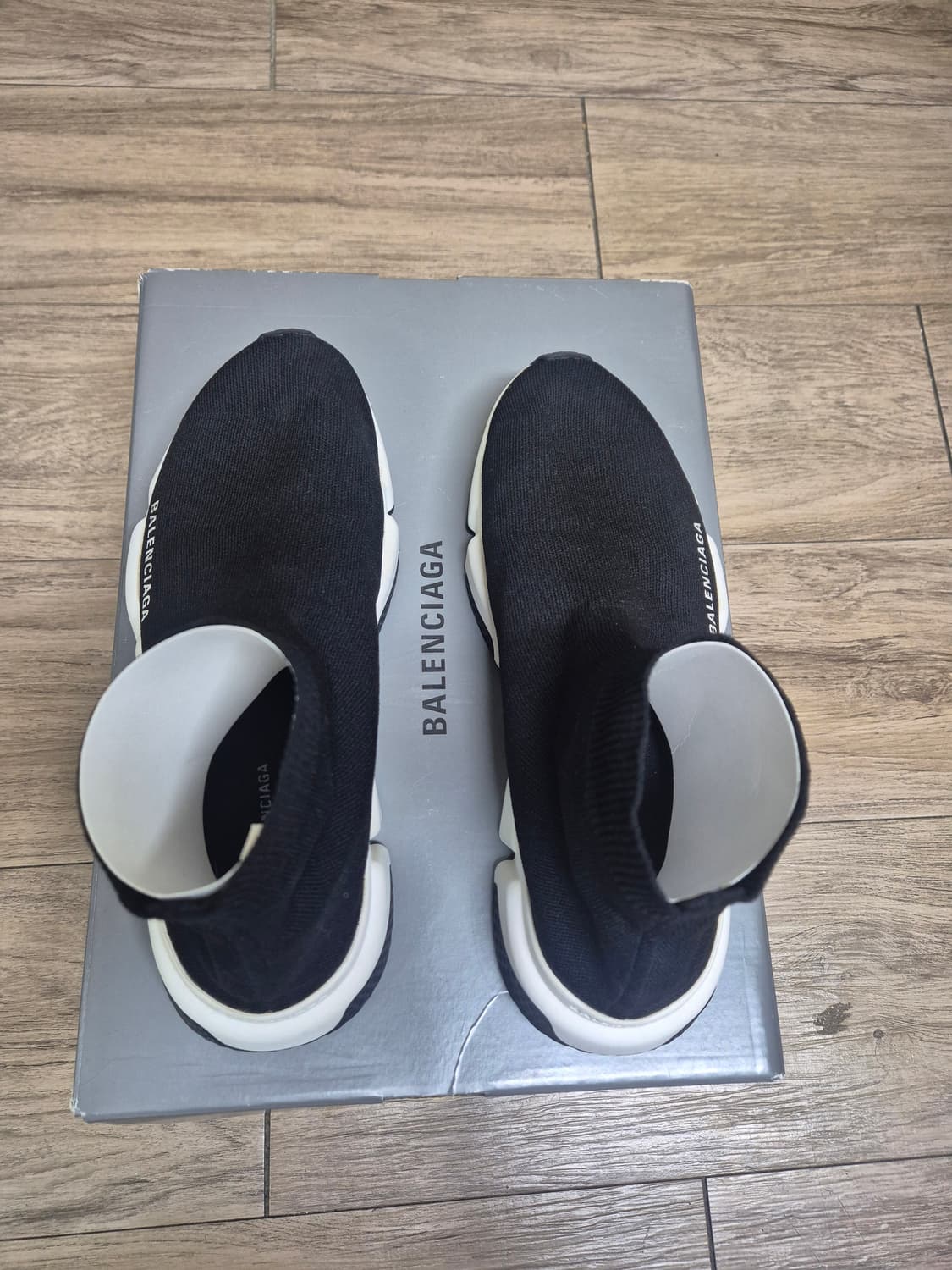 발렌시아가 스피드러너 블랙/화이트 40,260mm 정품 상품이미지2