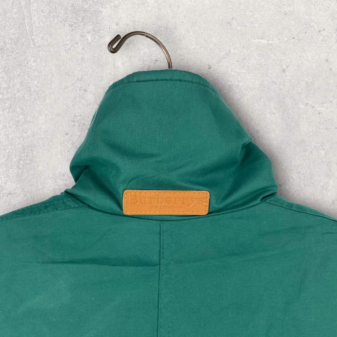 버버리 로고 하이넥 자켓 상품이미지6