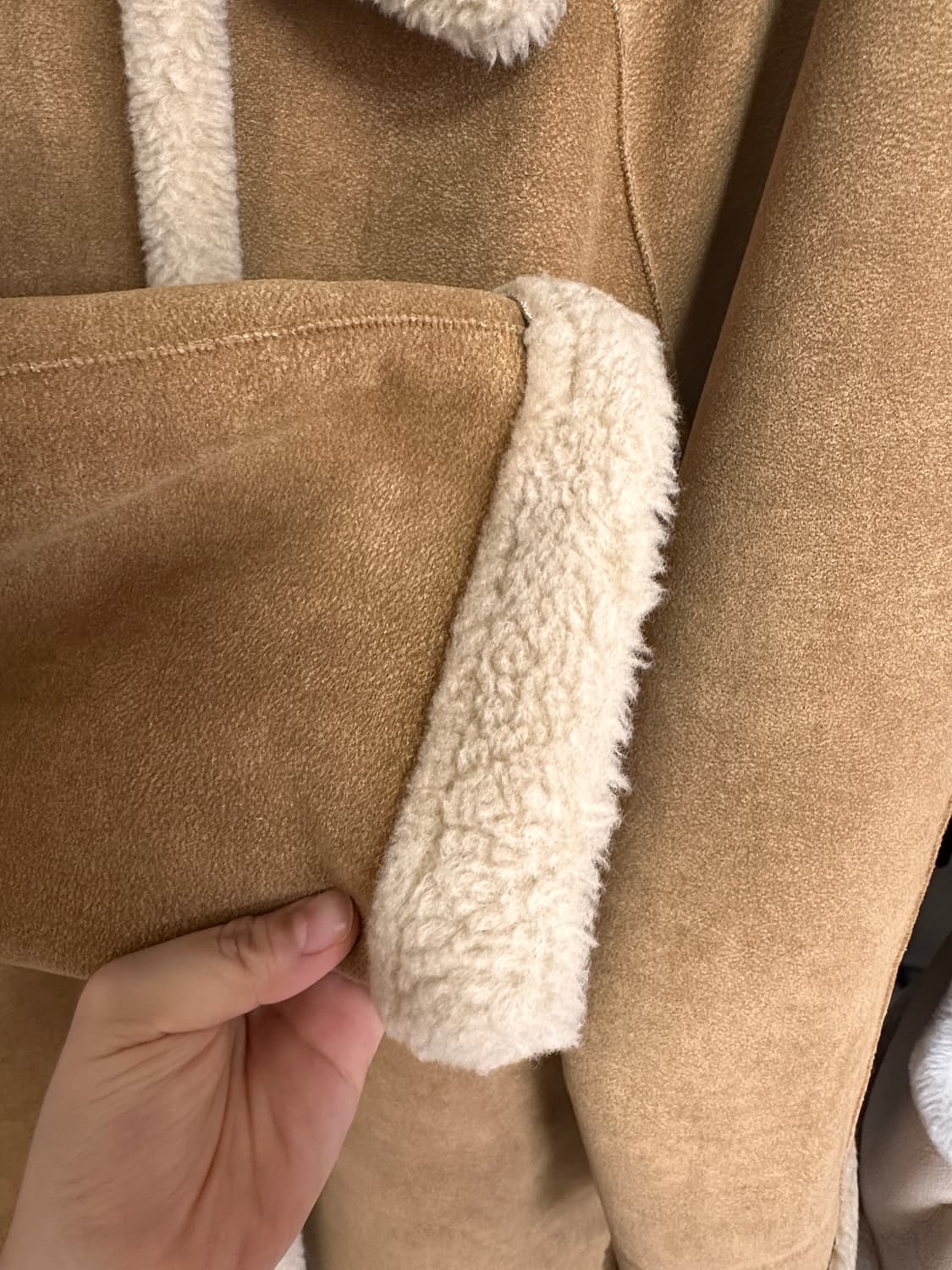 아카이브제이투유 캐롤 무스탕(카멜) 상품이미지2