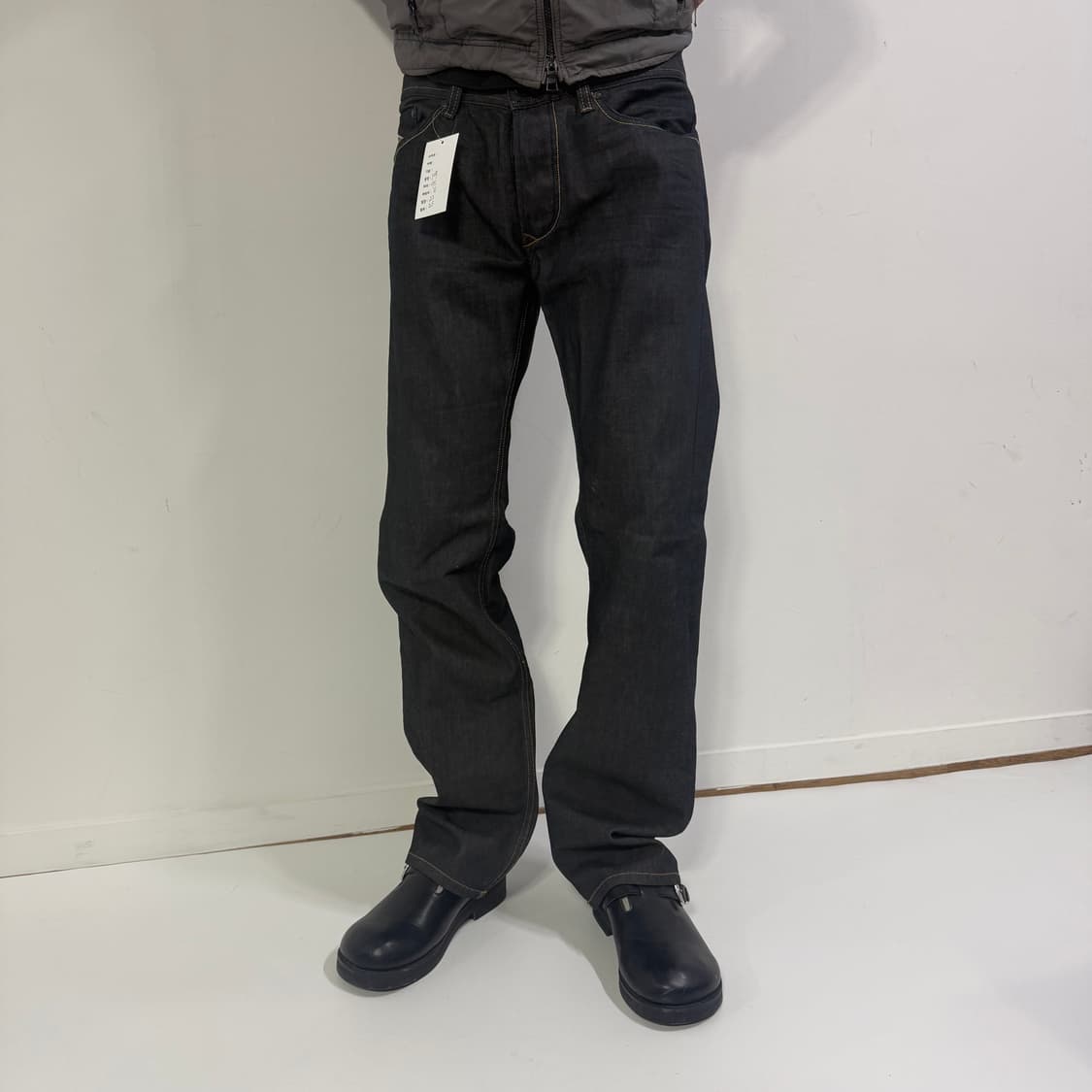디젤 바이커 레귤러 스트레이트 데님팬츠  상품이미지3