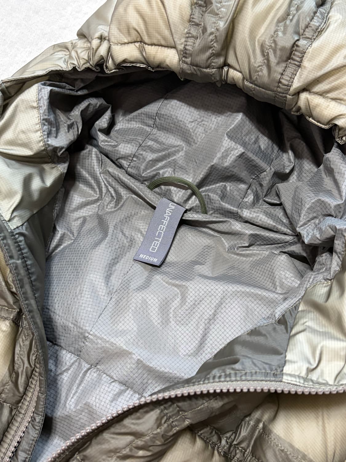 언어펙티드 라이트다운 자켓 25FW 상품이미지4