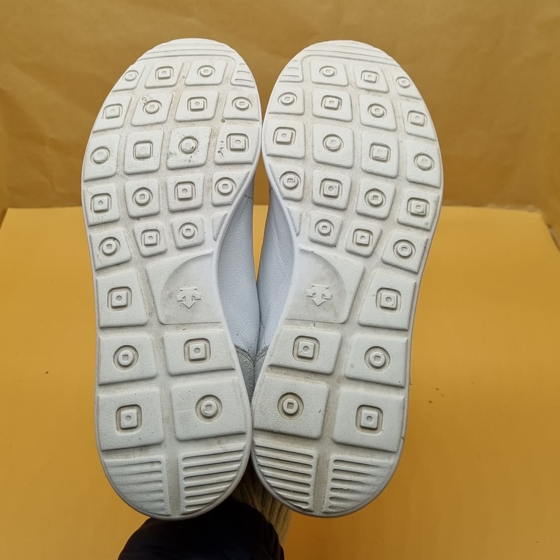 데상트 크론템포 클래식 스니커즈245. 상품이미지3