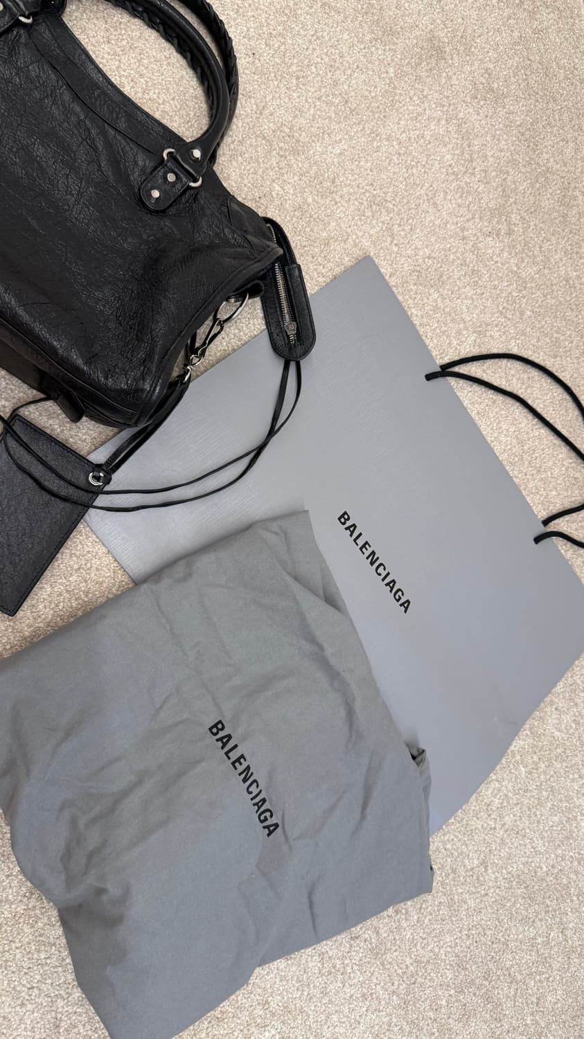 발렌시아가 시티 모터백 미디움 블랙 은장 상품이미지7