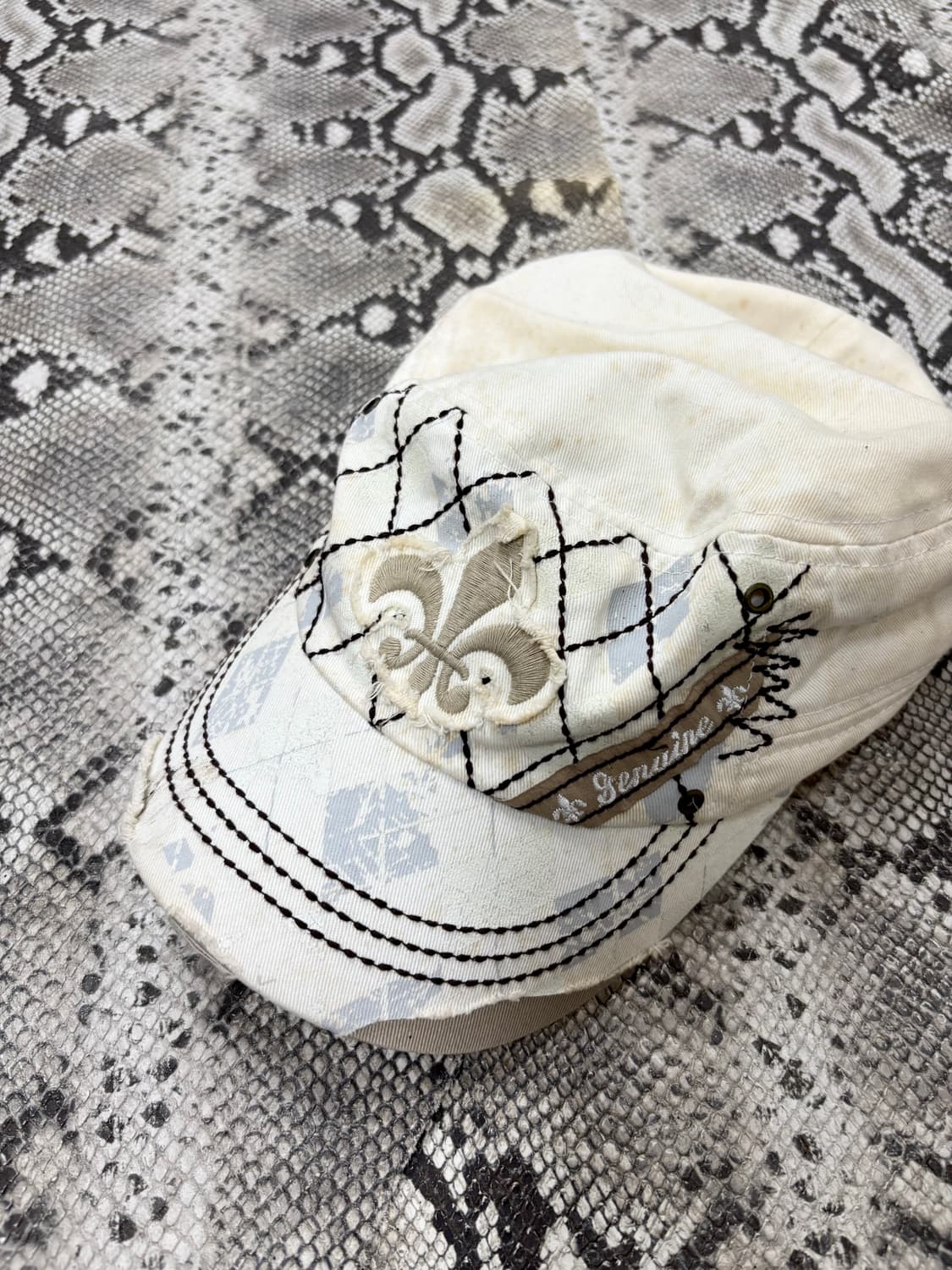 “Vintage” White Cross Patch Cap 상품이미지2