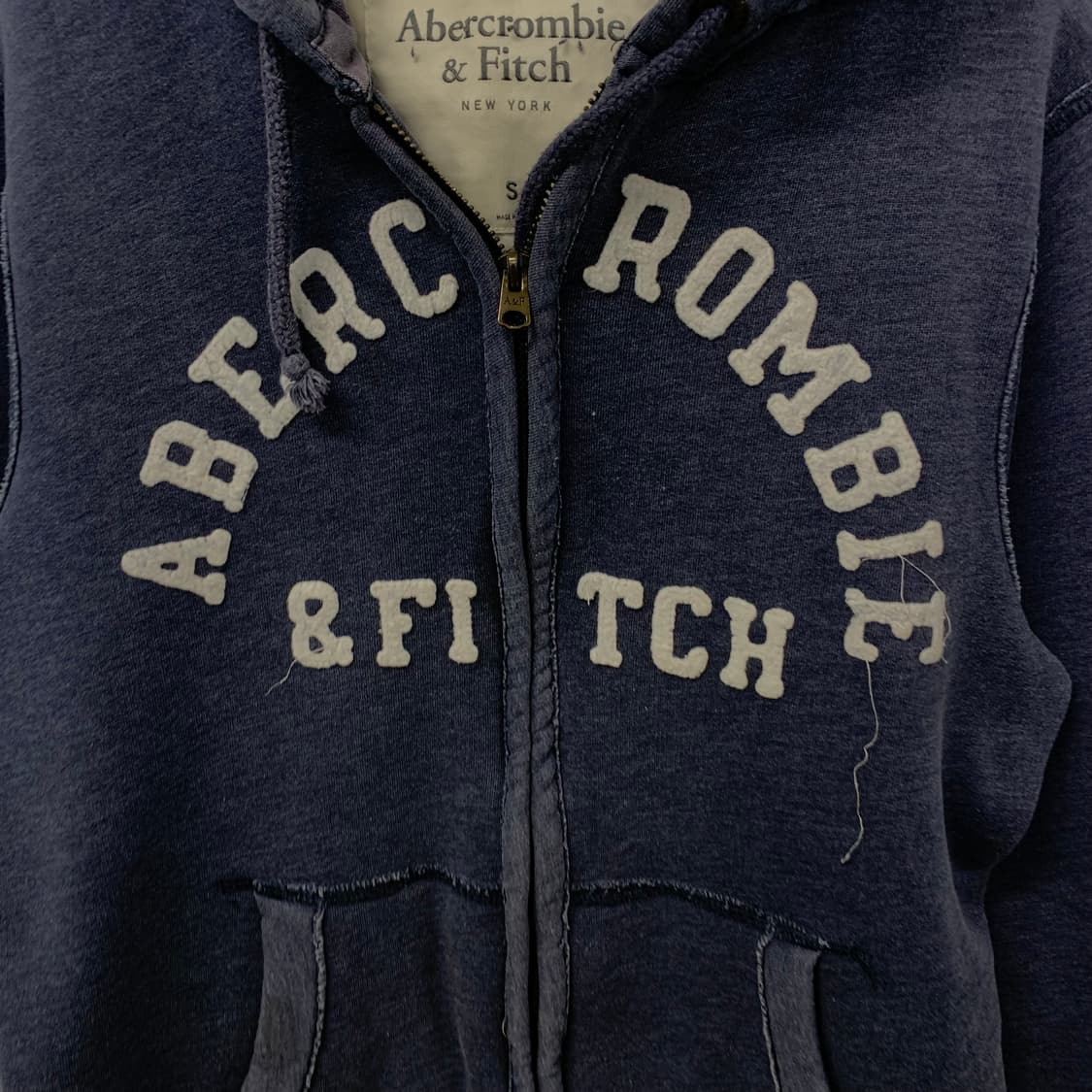 아베크롬비 y2k 와투케 네이비 헤비코튼 후드집업 상품이미지4