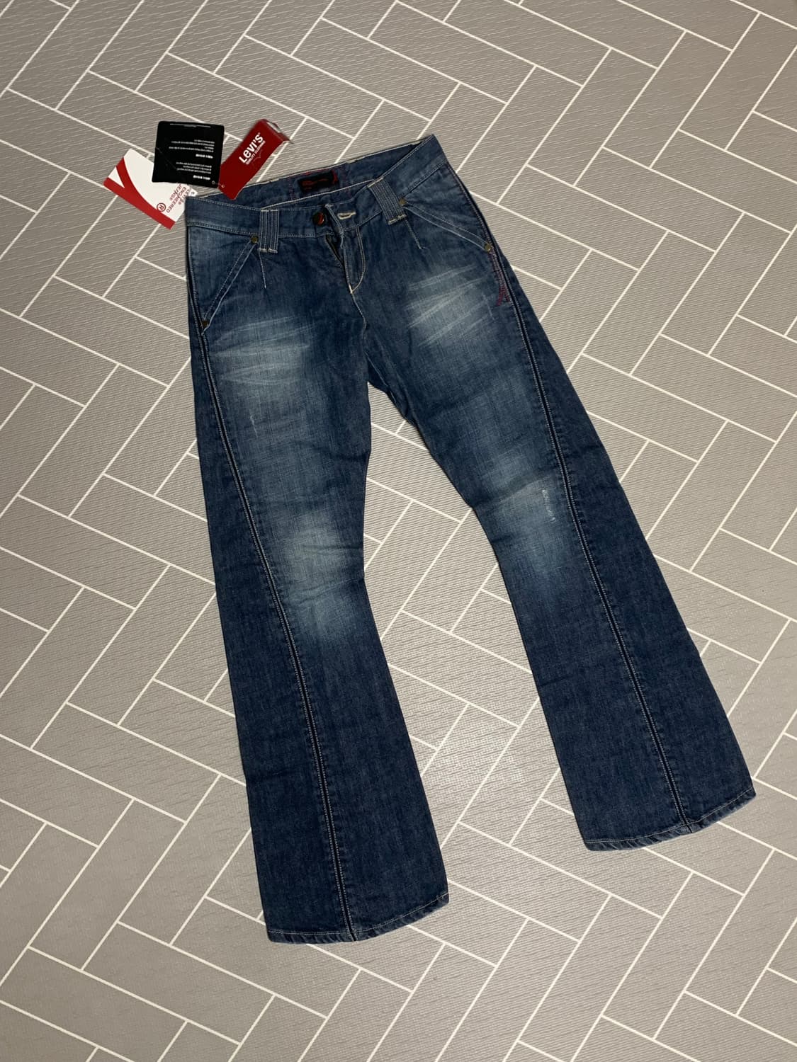 리바이스 로우라이즈 부추컷 워싱 데님 상품이미지1