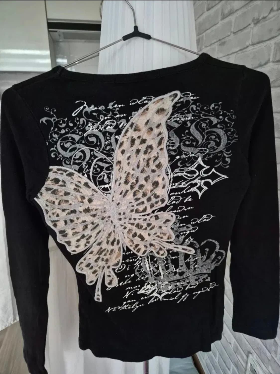 나비패치 롱슬리브 T 상품이미지1