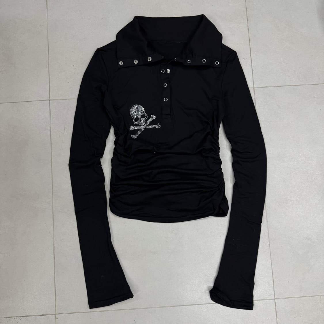 Skull Cubic High Neck Wrinkled Long Slee 상품이미지1