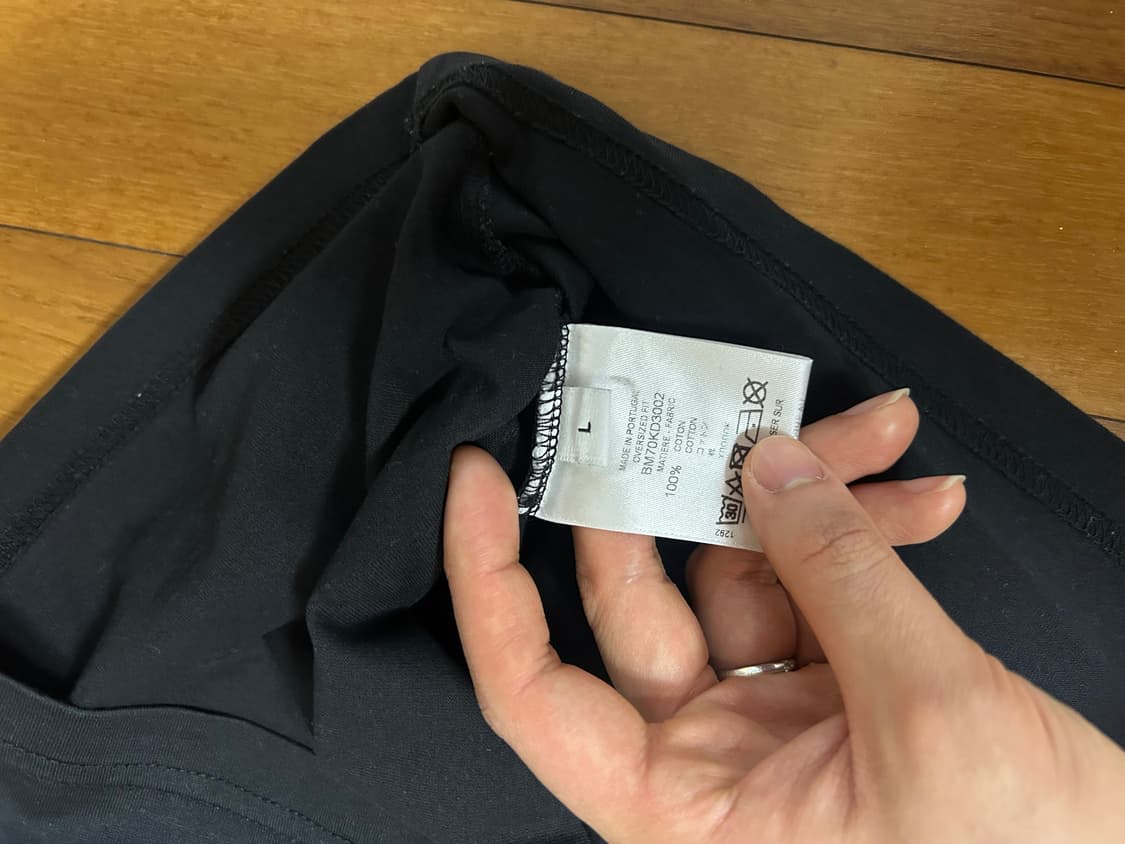 18FW 지방시 블랙 앤 레드 크랙 스타 반팔 티셔츠 상품이미지3