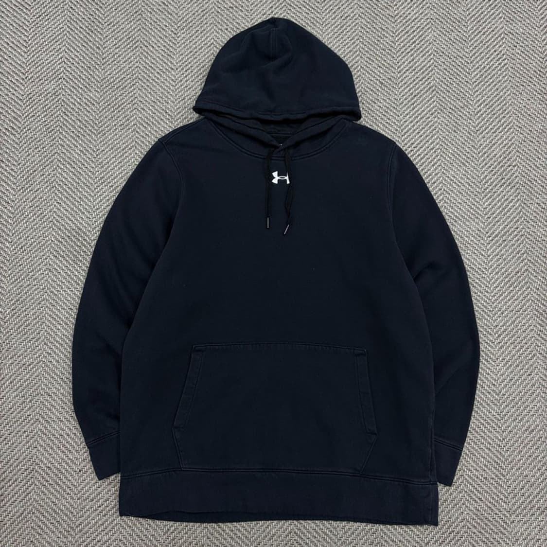 언더아머 센터 로고 후드티 v3055 상품이미지1