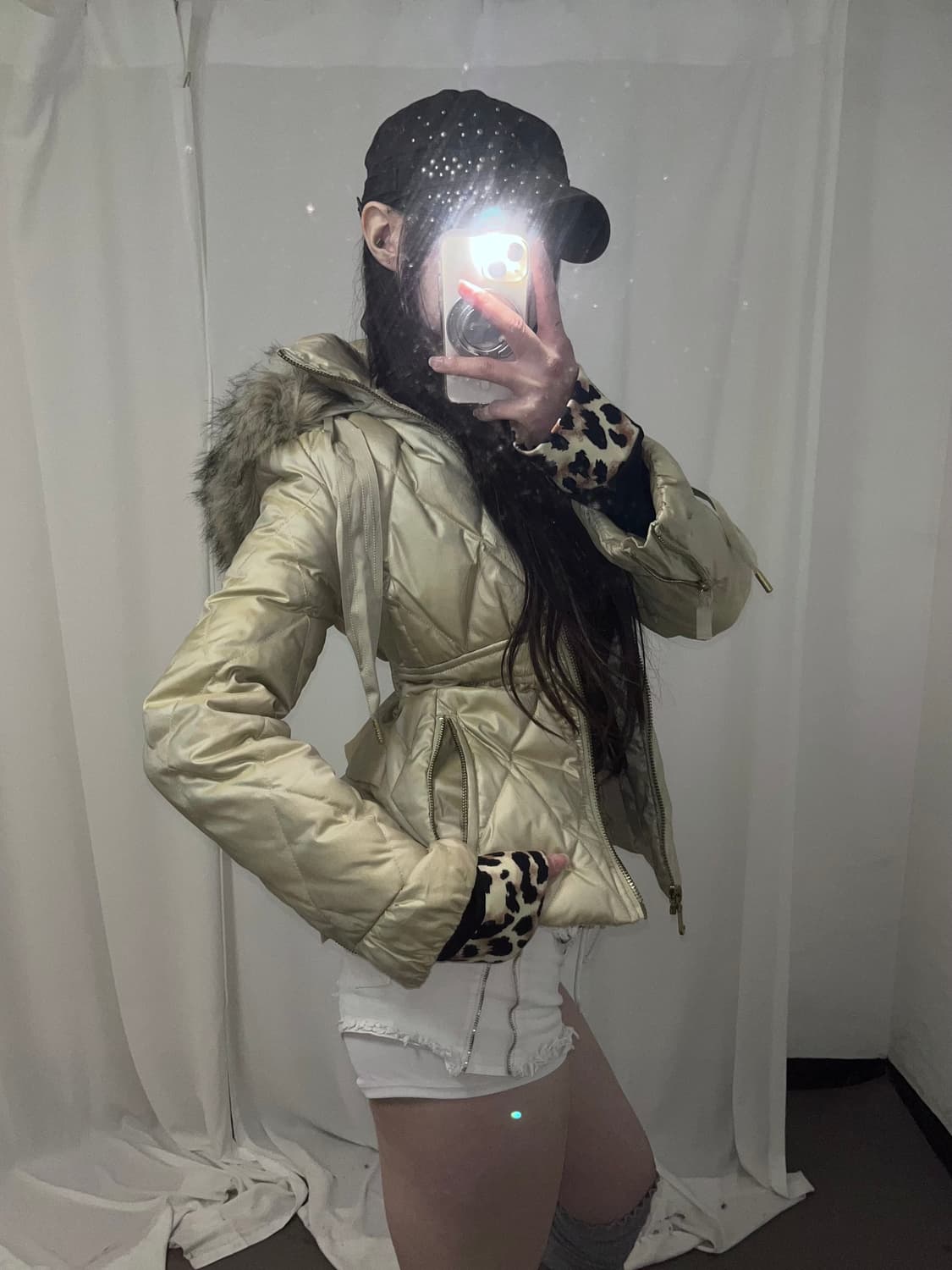 juicycouture 베이지 갸루 글로시 패딩 상품이미지6