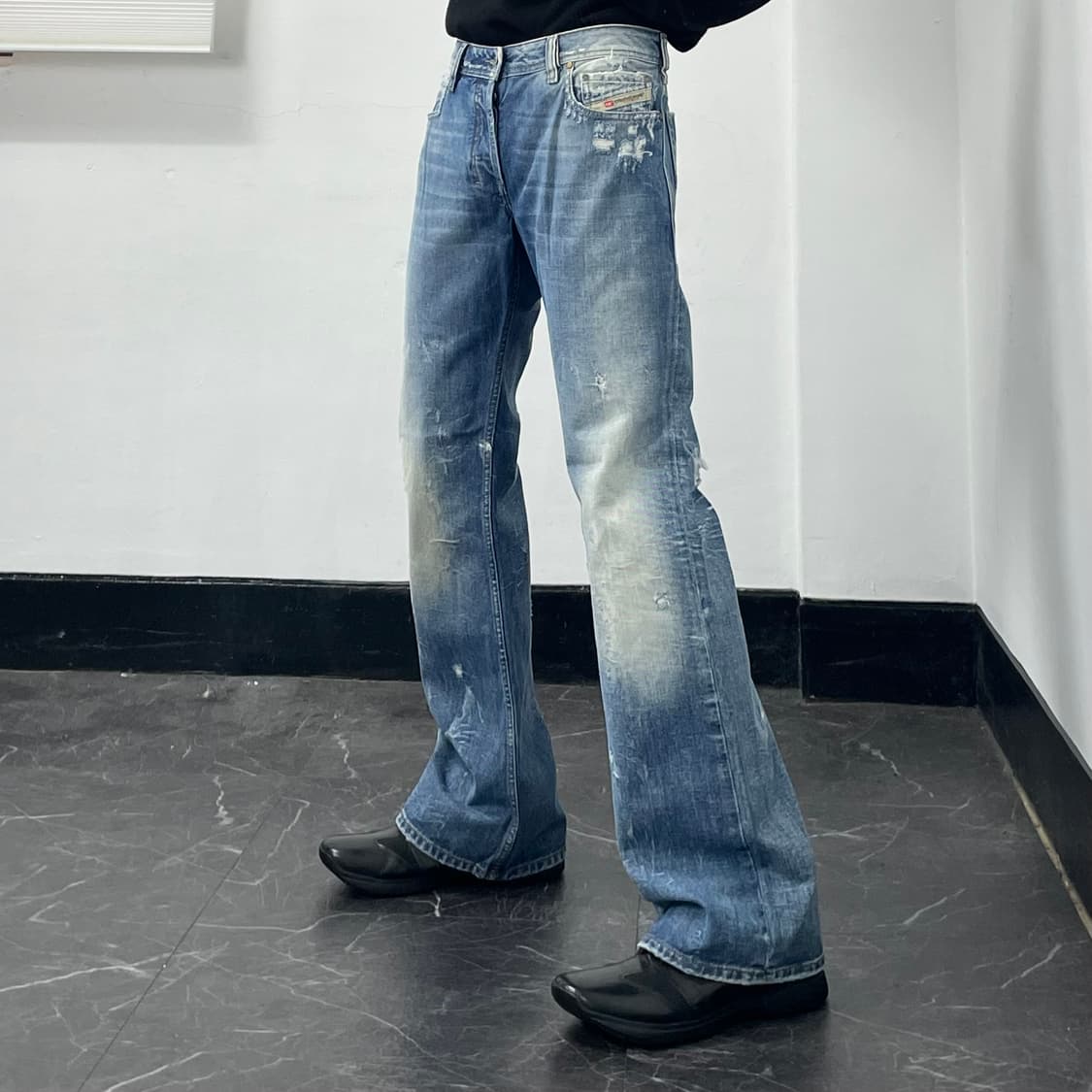 33in 디젤 아이스 워시드 데미지 부츠컷 데님 팬츠 상품이미지1