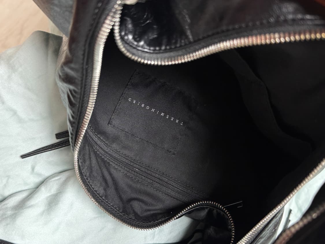 트리밍버드 지퍼 피니싱 레더 호보백 블랙 상품이미지7