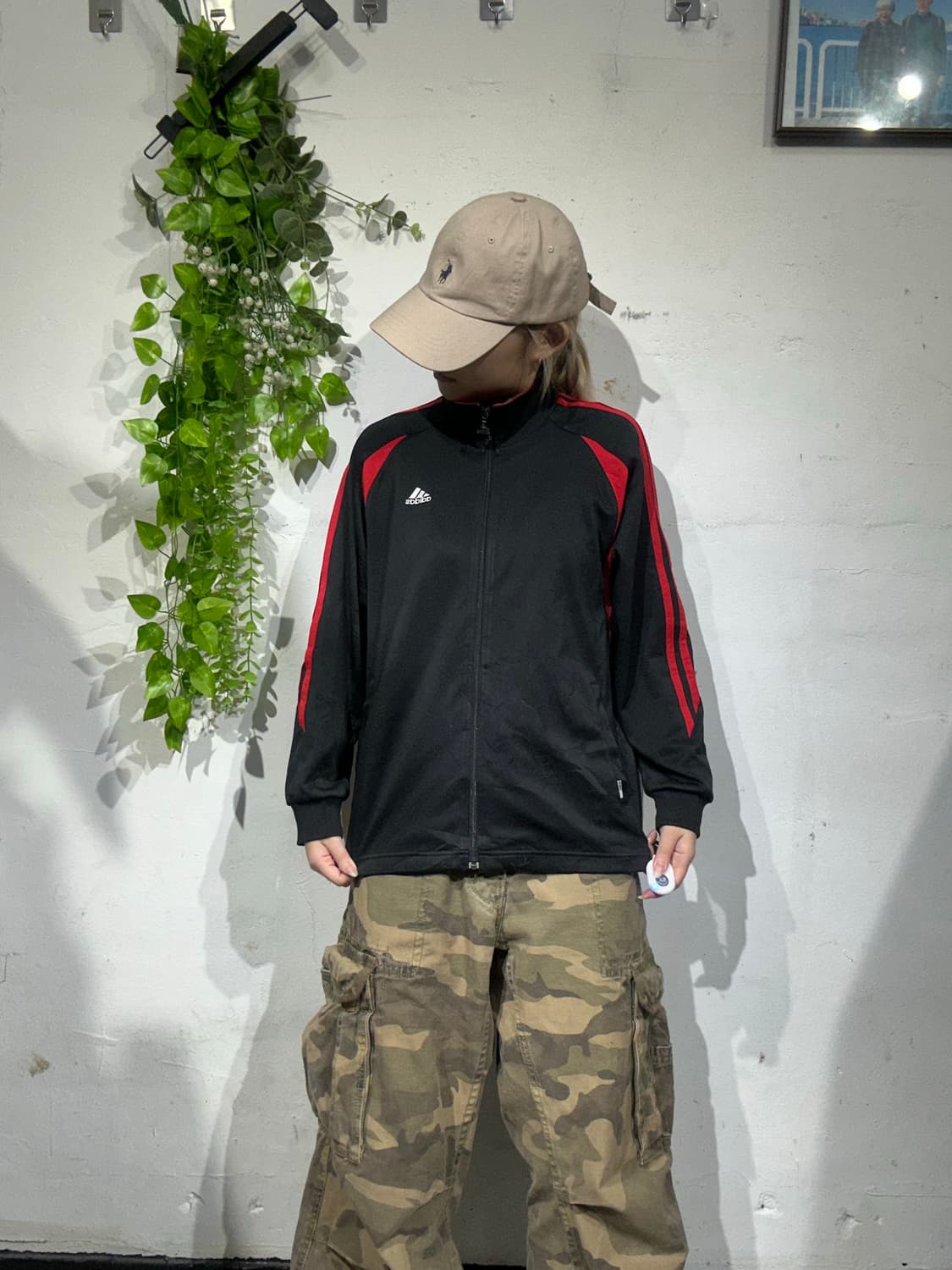 아디다스 블랙 레드 사이드 라인 스몰 로고 트랙탑 져지 상품이미지2