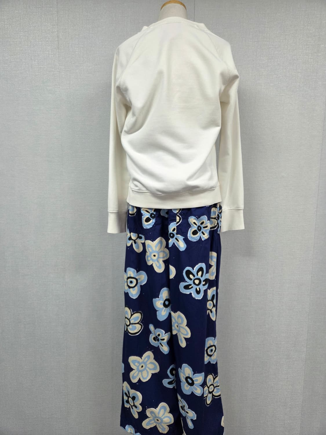 럭키슈에뜨   맨투맨 상품이미지4