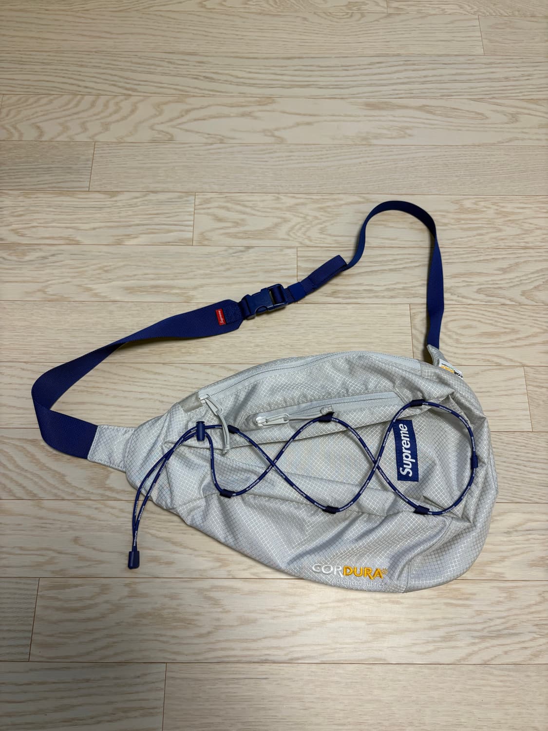 슈프림 22ss 슬링백 실버 상품이미지2