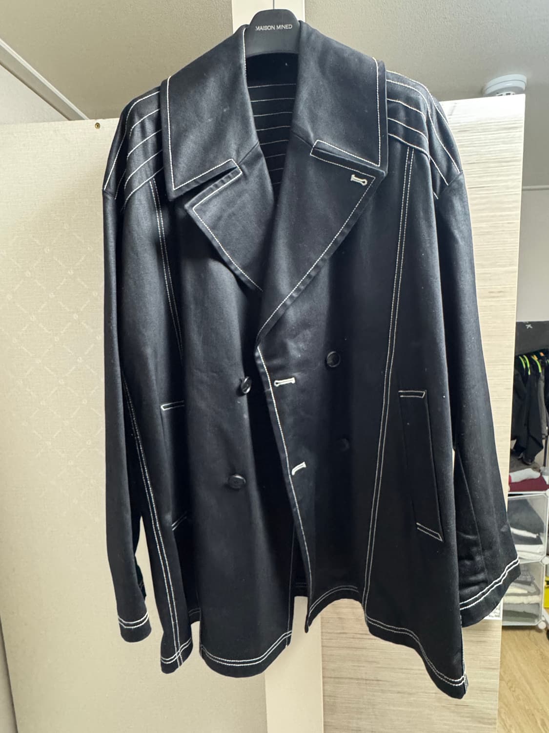 메종미네드 21SS 블랙 코팅 더블 오버사이즈 하프 코트 상품이미지1