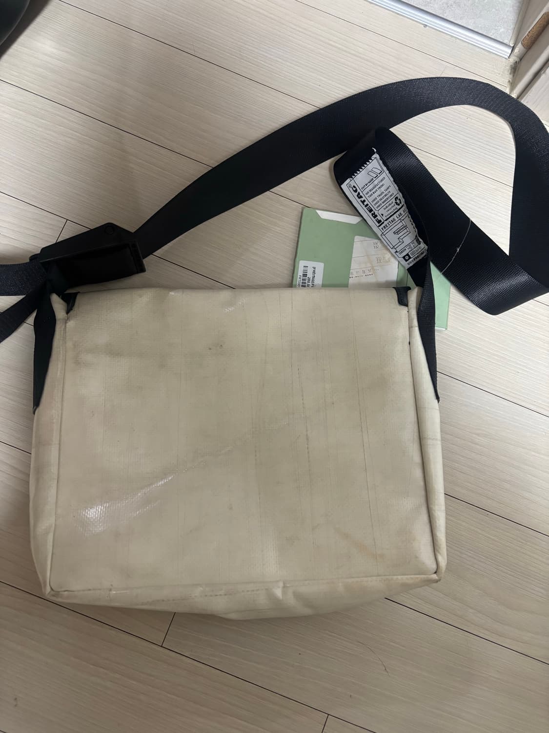 프라이탁 올화이트 F14 메신저백 라씨 상품이미지3