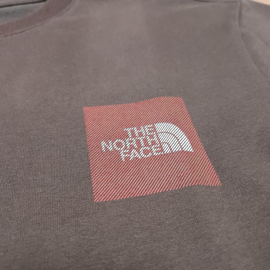 노스페이스 미니 박스 로고 브라운 롱슬리브 상품이미지3